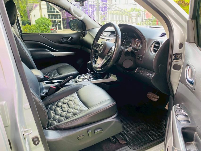 NISSAN NAVARA DOUBLE CAB VL 7AT 4WD ภายในเบาะหนังแท้ ปี 2022 รูปย่อยที่ 4