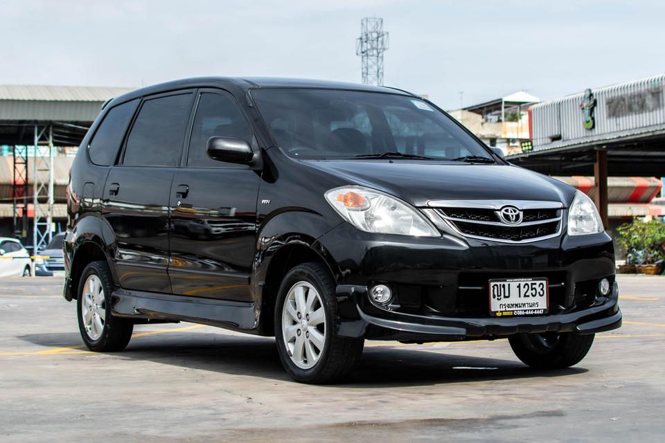  ปี 2011 Toyota Avanza 1.5E SUV 7 ที่นั่ง สีดำ 3