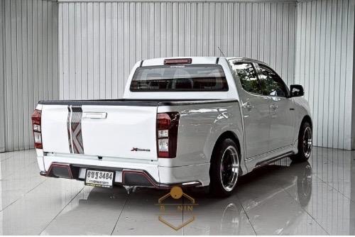 รถยนต์ isuzu 2
