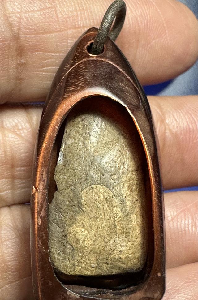 พระรอด เนื้อเขียวหินครก เลี่ยมโบราณ 6