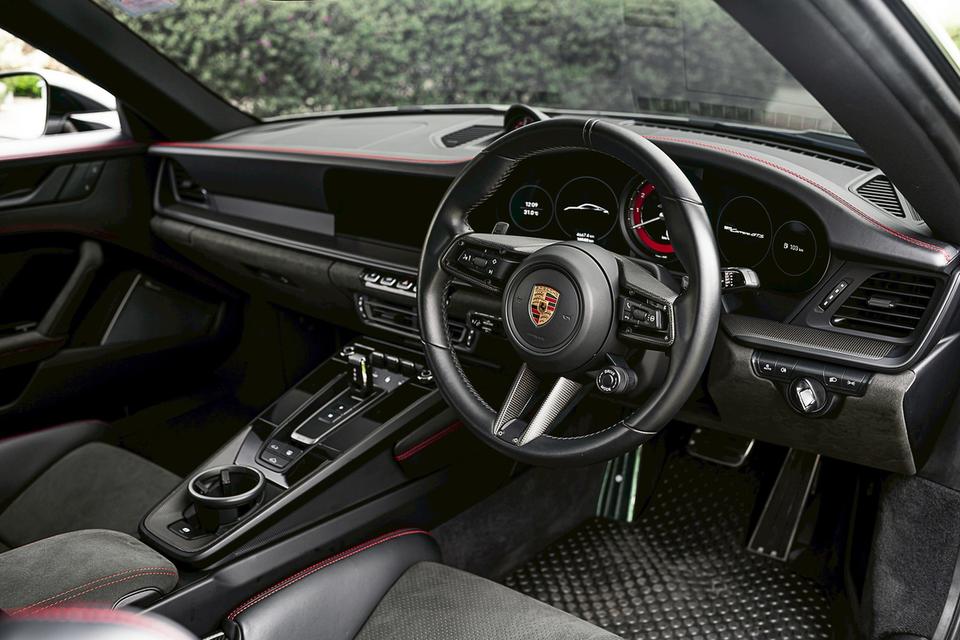 Porsche Carrera 992 GTS 7