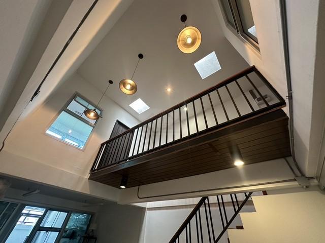 ขาย ทาวน์เฮ้าส์ 2 ชั้น สไตล์ Loft ลาดพร้าว โชคชัย 4 ซอย 55 ถนนเมน รีโนเวทใหม่พร้อม double volume ใกล้ลาดพร้าว วังหิน 44  1