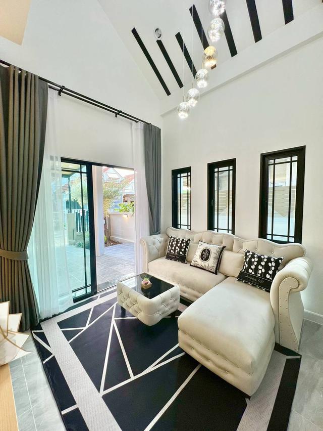 หมู่บ้านวรารักษ์.    4