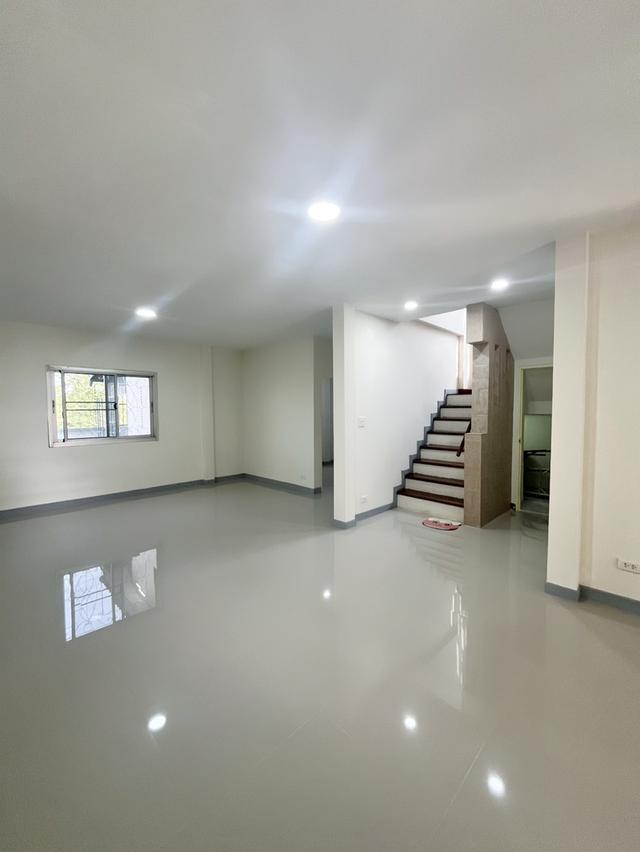 บ้าน2ชั้น รีโนเวทแล้ว ใกล้บึงหนองโคตร เพียง 3.3 ล้านบาท 8
