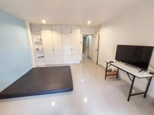ให้เช่าทาวน์โฮม 3 ชั้น 4 ห้องนอน รามอินทรา 34 รีโนเวหใหม่ เลียบทางด่วนรามอินทรา **รับจดทะเบียน, รับสัตว์เลี้ยง 3