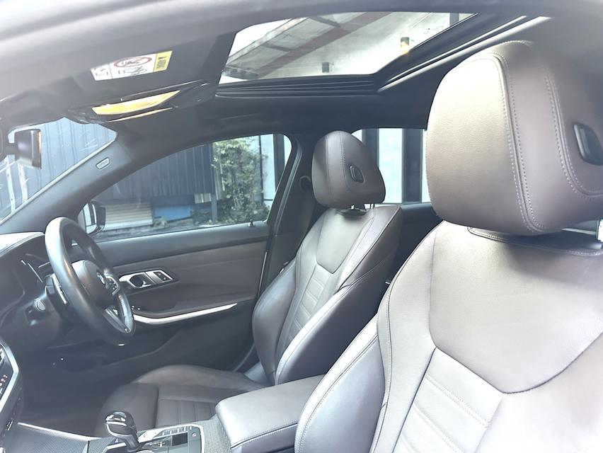 BMW 330e Plug-in Hybrid M Sport ปี2020 รถมือเดียว ไมล์น้อย 12