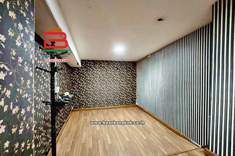 ที่ดินพร้อมสิ่งปลูกสร้าง เนื้อที่ 64.6 ตร.ว. ติดถนนเพชรเกษม ใกล้แยกปราณบุรี 4