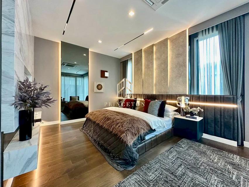 3-storey single house in Modern Luxury style The Gentry Phatthanakan 2 13