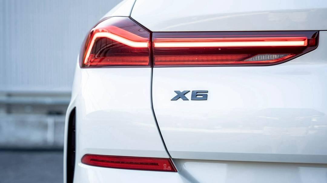 BMW X6 xDrive40i M-Sport (G06) 2022 สีขาว รูปที่ 7