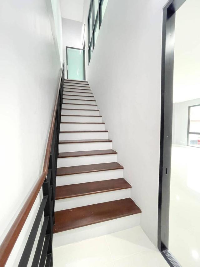 ขายโฮมออฟฟิศ 3 ชั้น พร้อมโกดังสุดกว้าง โครงการ Warehouse ไชน่าทาวน์ ศาลายา 11