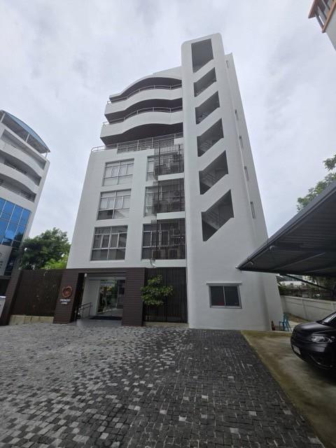 ให้เช่าอาคารสำนักงาน 8 ชั้น มีลิฟท์ ศรีนครินทร์ซอย40 ฝั่งตรงข้ามห้างซีคอน ใกล้ bts สายสีเหลือง ที่จอดรถหลายคัน 1