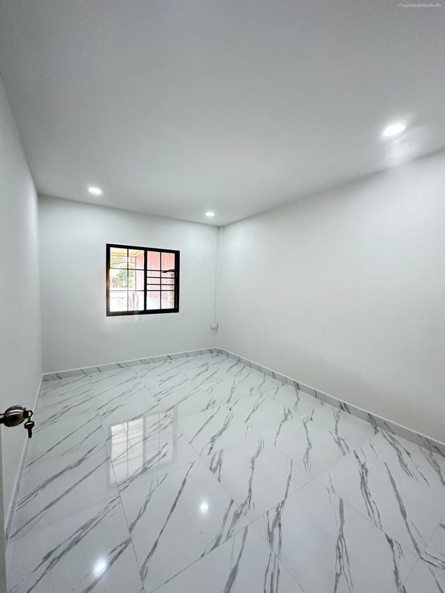 ซื่อตรง 28 นวมินทร์ 143 5