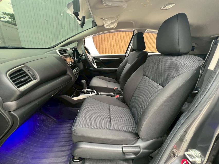 ปี 2021 HONDA JAZZ, 1.5 i-VTEC S โฉม ปี14-ปัจจุบัน สีเทา เกียร์ออโต้ เครื่องเบนซิน มือเดียวป้ายแดง 16