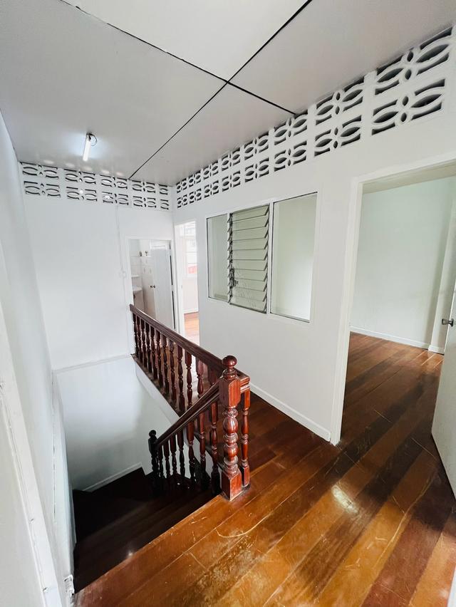 บ้านทาวน์เฮาส์ ใกล้สี่แยกพิบูลย์ นครอินทร์ นนทบุรี น่าอยู่มาก 6
