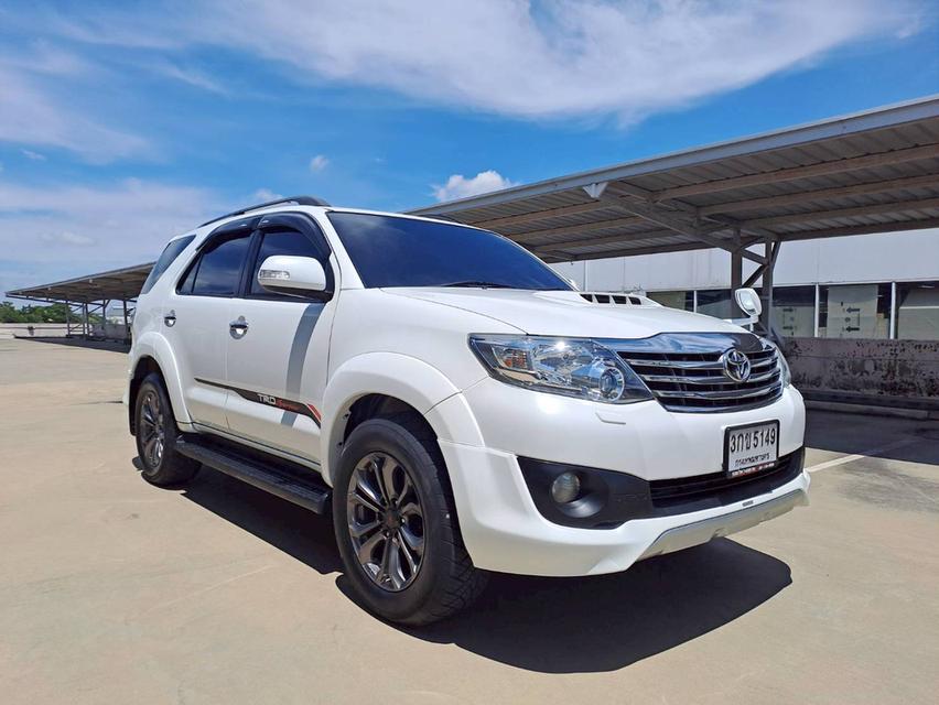 Toyota Fortuner 3.0 V รุ่น TRD Sportivo  4WD รุ่นท็อปสุด ปี2014 สีขาว 6