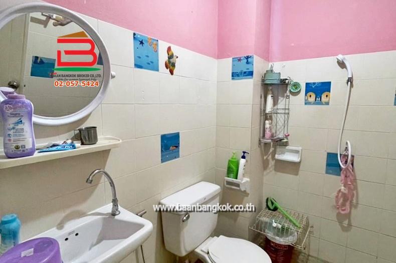 ทาวน์เฮาส์ หมู่บ้านฉัตรณรงค์ วิลล่า 5 เนื้อที่ 16 ตร.ว (สามแยกไฟแดง ถนนเส้นปท. 3004) ถนนลำลูกกา ตำบลบึงคำพร้อย อำเภอลำลูกกา ปทุมธานี 8