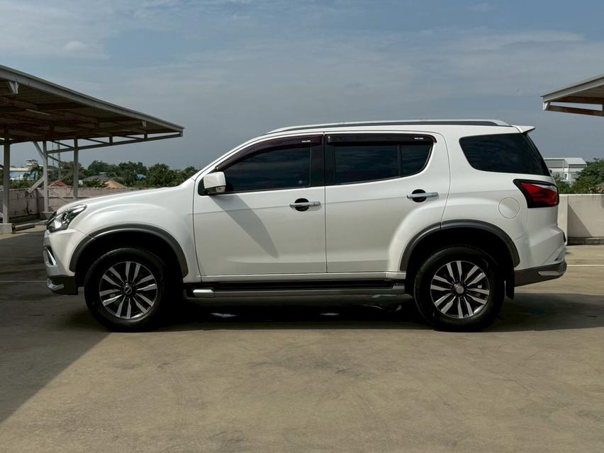 ISUZU MU-X The Iconic DVD Navi 1.9L DDi BluePower Turbo 6