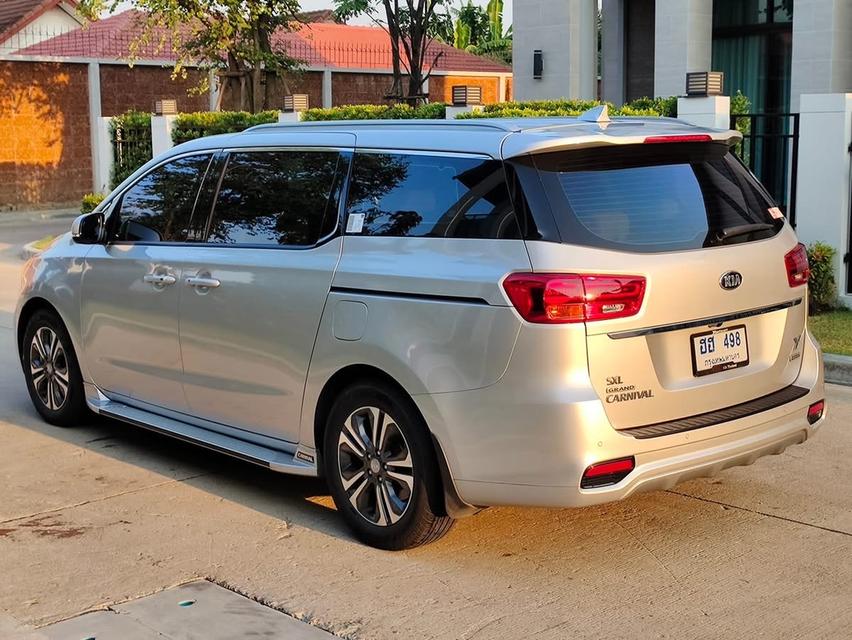 Kia Carnival SLX ตัว Top สีเทา ปี 2019 2