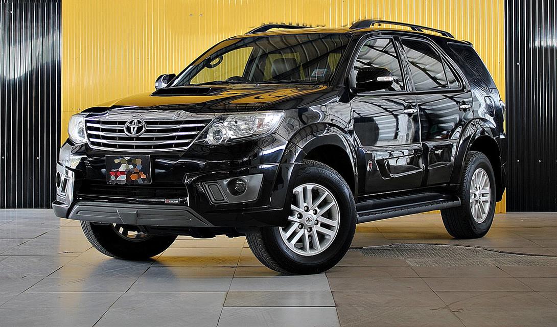 ติดล่าช้า ติดแทร็กซิ่ง ออกรถได้ Fortuner 2.5 V 2WD Auto 5 Speed สีดำ