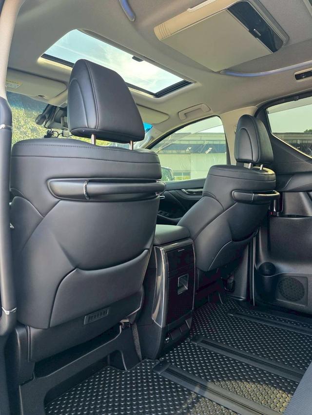 Toyota ALPHARD 2.5SC PACKAGE สีขาว ปี 2024 ไมล์ 60,000 กม. 11