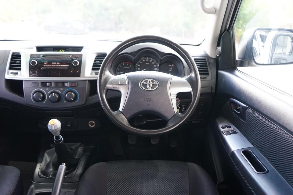 2015 TOYOTA VIGO 2.5E 12