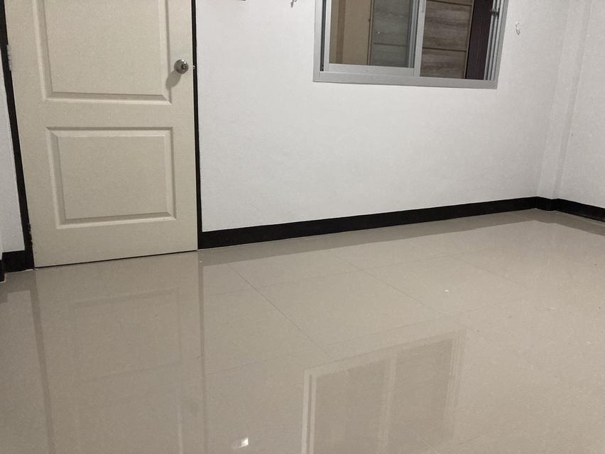 ขายทาวน์เฮ้าส์ 24.4 ตรว.ใกล้รถไฟฟ้า หมู่บ้านพระปิ่นนคร (หมู่บ้านไม่มีค่าส่วนกลาง) บางโปรง สมุทรปราการ 2