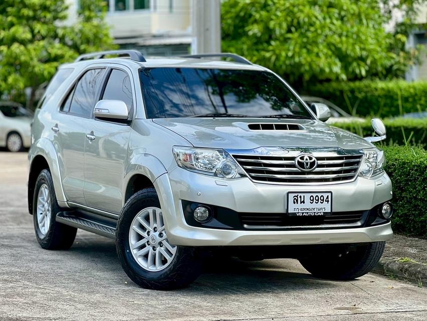 TOYOTA Fortuner 3.0V 4WD  เครื่องยนต์: ดีเซล เกียร์:AT ปี: 2012 สี:เทา ไมล์ 15x,xxx km.