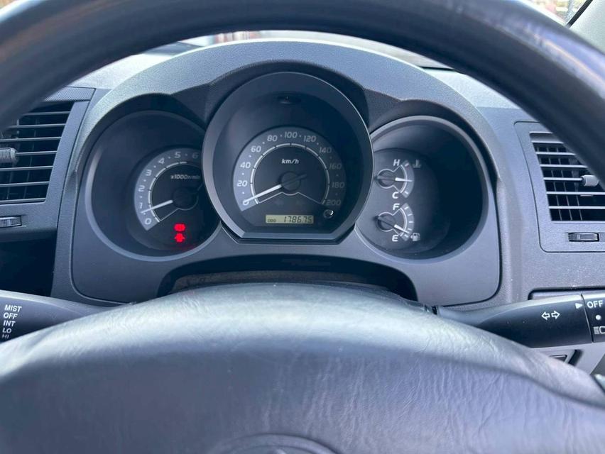 TOYOTA HILUX VIGO 2.7 VVT-i Open Cab เกียร์ M/T สีขาว ปี 2011 14
