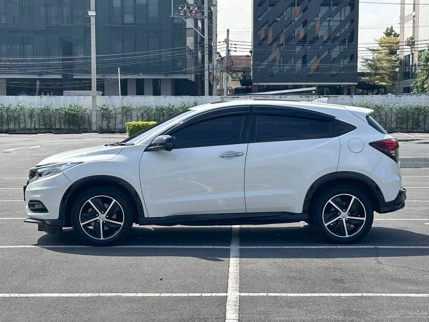 Honda HRV 1.8 RS เกียร์ Auto สีขาวมุก ตัว Top ปี 2019 (MNC) 8