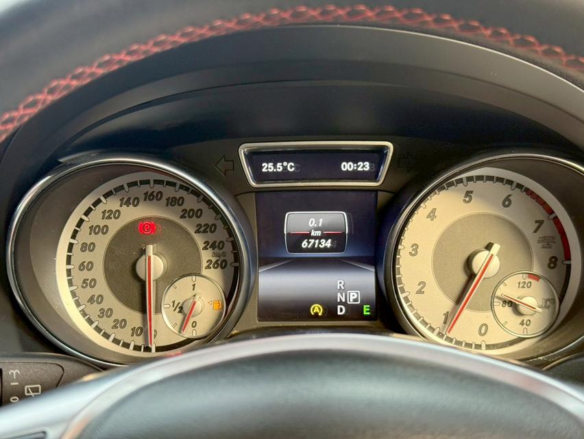 Mercedes-benz GLA250 2.0 ปี2016รถบ้านแท้  ใช้งานน้อย 67,000 กม.  4