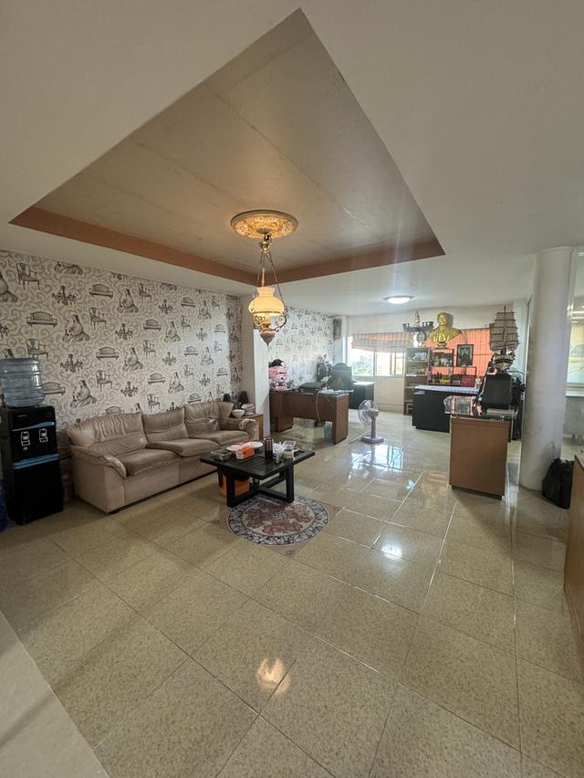 ขายด่วนอาคารพาณิชย์ วัชรพล 7