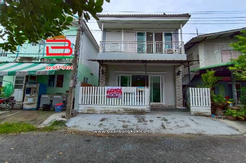 ทาวน์เฮาส์ การเคหะฉลองกรุง เนื้อที่ 22.6 ตร.ว ซอยสังฆประชา แขวงหนองจอก เขตหนองจอก กรุงเทพมหานคร