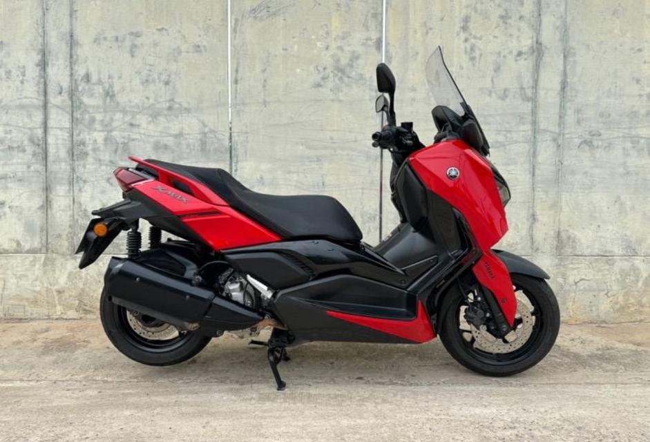 Yamaha XMAX 300 สีแดง 2