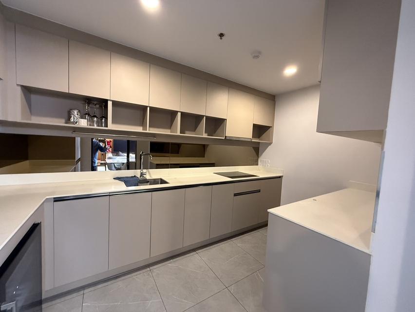 Coco Parc : โคโค่ พาร์ค, กรุงเทพ 1150 1150 ถนนพระรามที่ ๔, คลองเตย, กรุงเทพ 3นอน,4น้ำ,1แม่บ้าน   252ตร.ม. ชั้น 32  วิวสวนเบญจกิติ 4