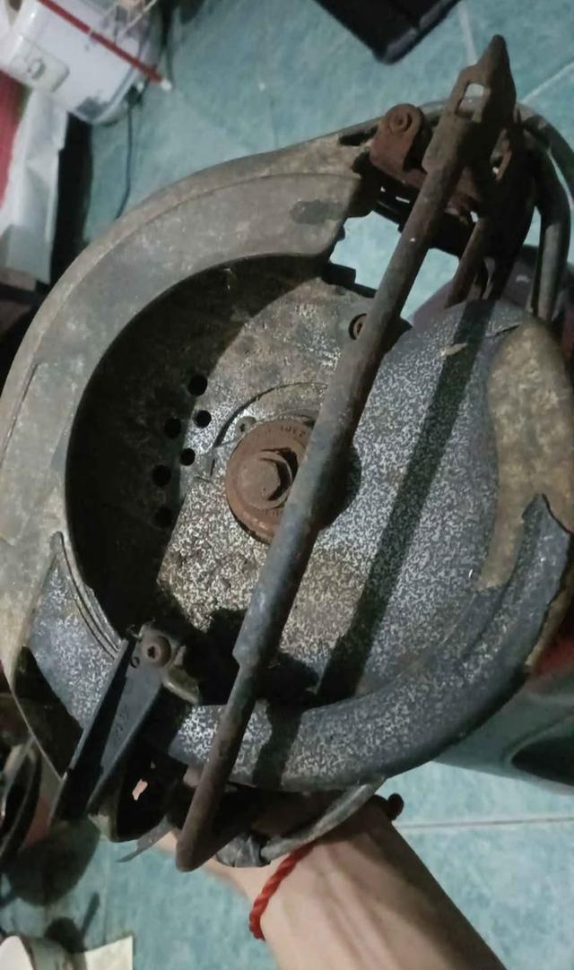 เลื่อยวงเดือน BOSCH 7¼" 7