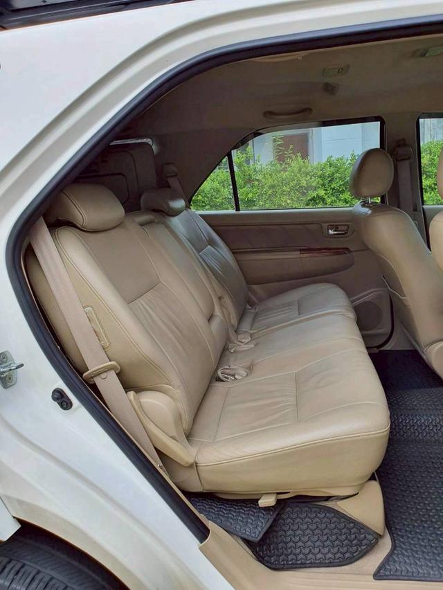 2011 Toyota Fortuner 4x4 7