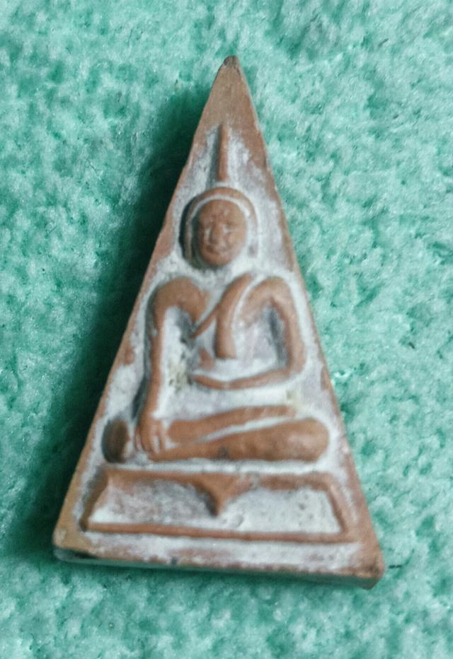 พระนางพญาขาโต๊ะวัดทองปี 2555 รูปที่ 2