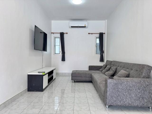 บ้านให้เช่า ทำเล: หมู่บ้าน โชคชัย วิลเลจ 5 พื้นที่ใช้สอยประมาณ 160 ตร.ม. 2