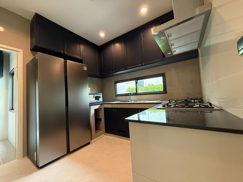 Luxury Family House for Rent Setthasiri Bangna KM10 9