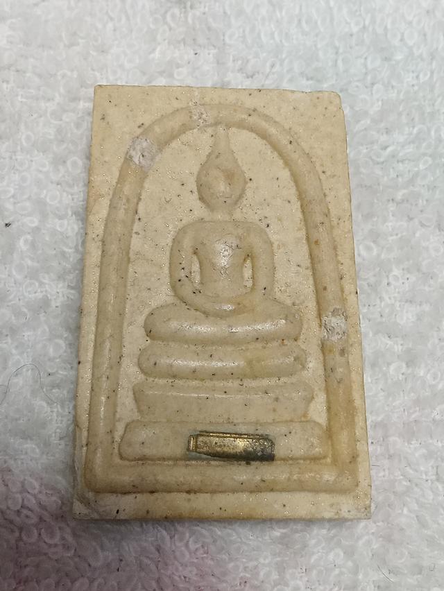 พระสมเด็จ หลวงพ่อรักษ์ วัดสุทธาวาสวิปัสสนา จ.อยุธยา รุ่นเบิกฟ้า เนื้อผงพุทธคุณฝังตะกรุดมหานิยม ๑ ดอก ปี ๒๕๕๒