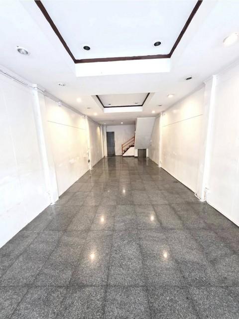 ให้เช่าอาคารพาณิชย์ 3 ชั้น 1 คูหา ติดหน้าถนนเมน สุขุมวิท ใกล้ Emquatier 500 เมตร ใกล้ BTS พร้อมพงษ์ ทำเลดีมาก แหล่งอาศัย 2