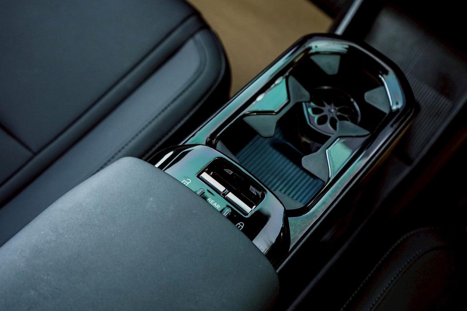 รหัสรถ CBL7000 VOLVO EX30 Core Extended Range AT 2025 รูปที่ 19