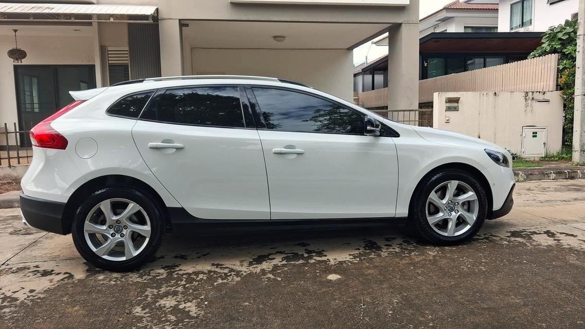 ปี2015 Volvo V40 Cross Country T5 ไมเนอร์ TOP สภาพสวย มือเดียว รูปย่อยที่ 4