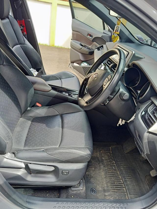 ขายรถ Toyota C-HR 1.8 Mid ปี 2020 วิ่งน้อย 9