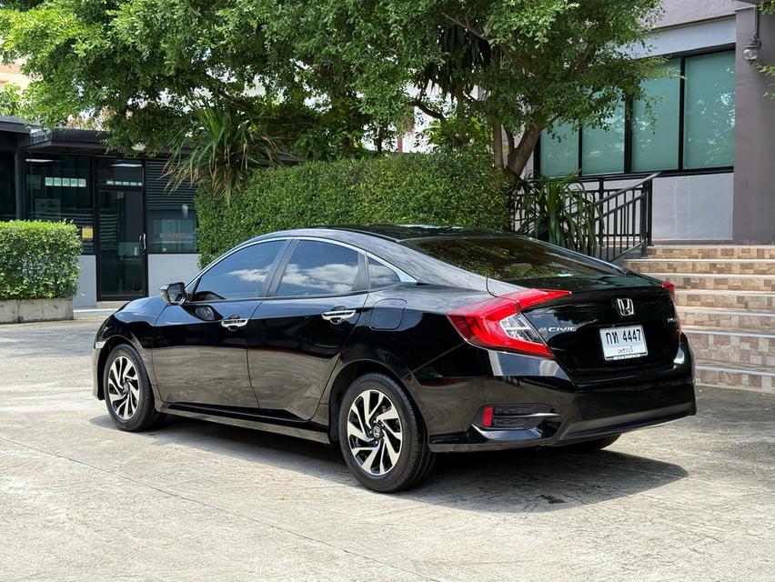 2018 HONDA CIVIC FC 1.8 EL รถมือเดียวออกป้ายแดง รถวิ่งน้อย เข้าศูนย์ทุกระยะ ไม่เคยมีอุบัติเหตุครับ 6
