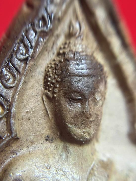 พระเนื้อดิน พิธีใหญ่ พิมพ์พระพุทธโคดม ปี 2505 แบบผิวเคลือบหายาก หลวงพ่อขอม วัดไผ่โรงวัว จ.สุพรรณบุร หลวงพ่อกวยร่วมเสก