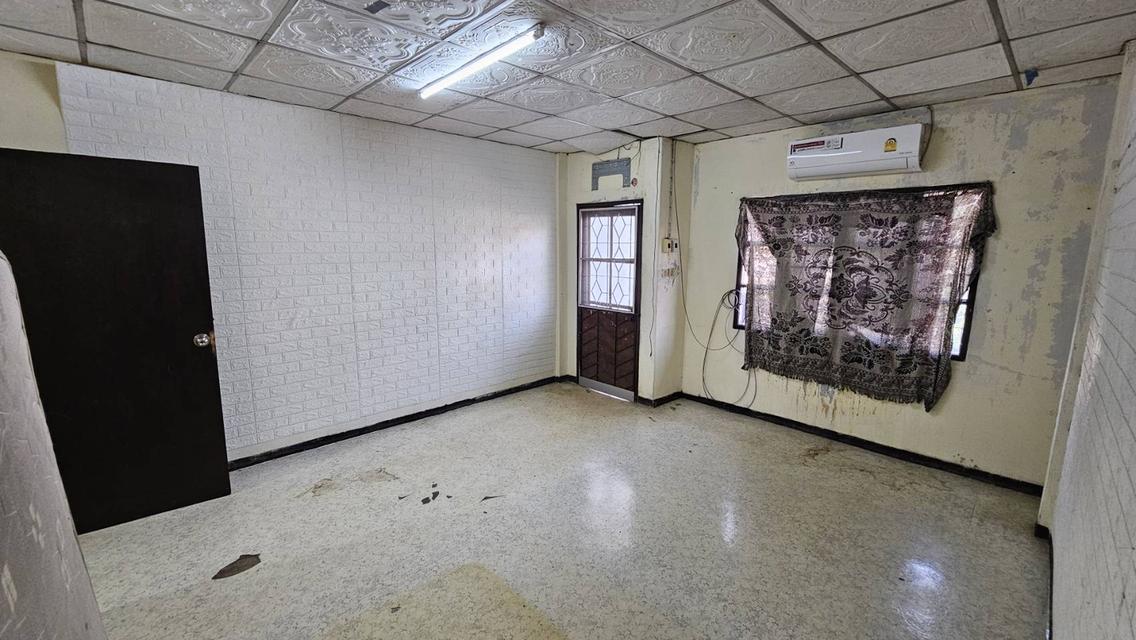 ขายทาวน์เฮ้าส์ 2 ชั้น มืองสอง 1.5 ล้าน หมู่บ้านเพชรเกษมธานี ถนนเศรษฐกิจ อ้อมน้อย กระทุ่มแบน สมุทรสาคร 5