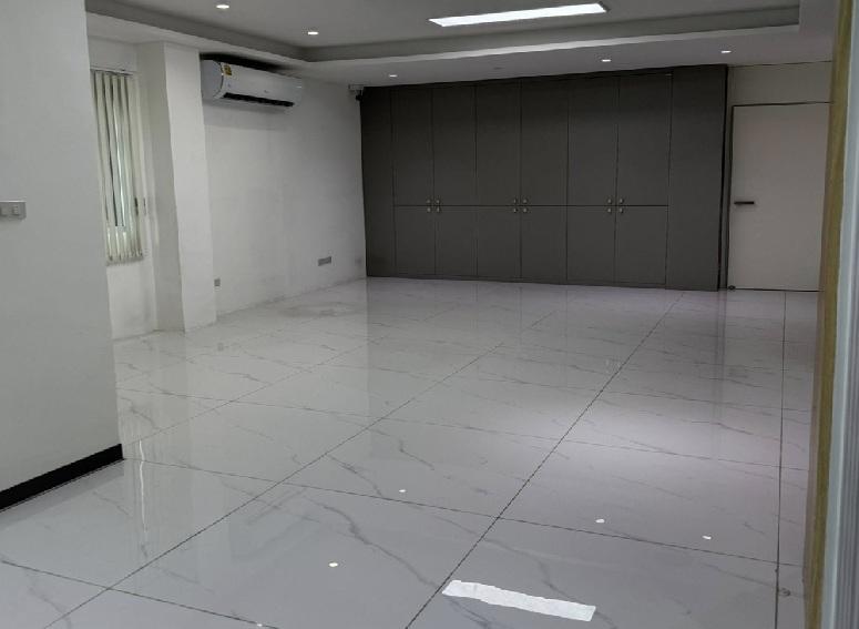 ให้เช่าอาคาร / Home Office 4 ชั้น ทำเล พระราม 9 เหม่งจ๋าย / โครงการ บี สแควร์ B Square พระราม9 เหม่งจ๋าย