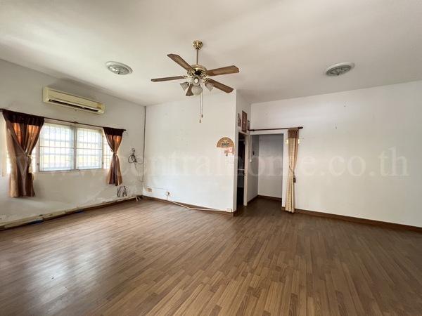 บ้านเดี่ยว หมู่บ้าน เสนากรีนวิลล์ รังสิต - คลอง 11 6