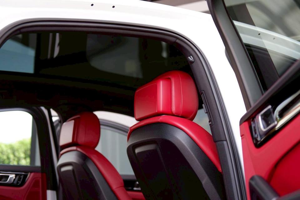 Porsche Cayenne Coupe E-Hybrid 3.0 V6 Turbo 2020 สีขาว รูปที่ 17